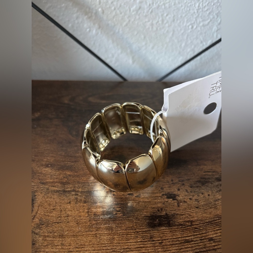 Women’s Gold Tone  Stretch Bracelet